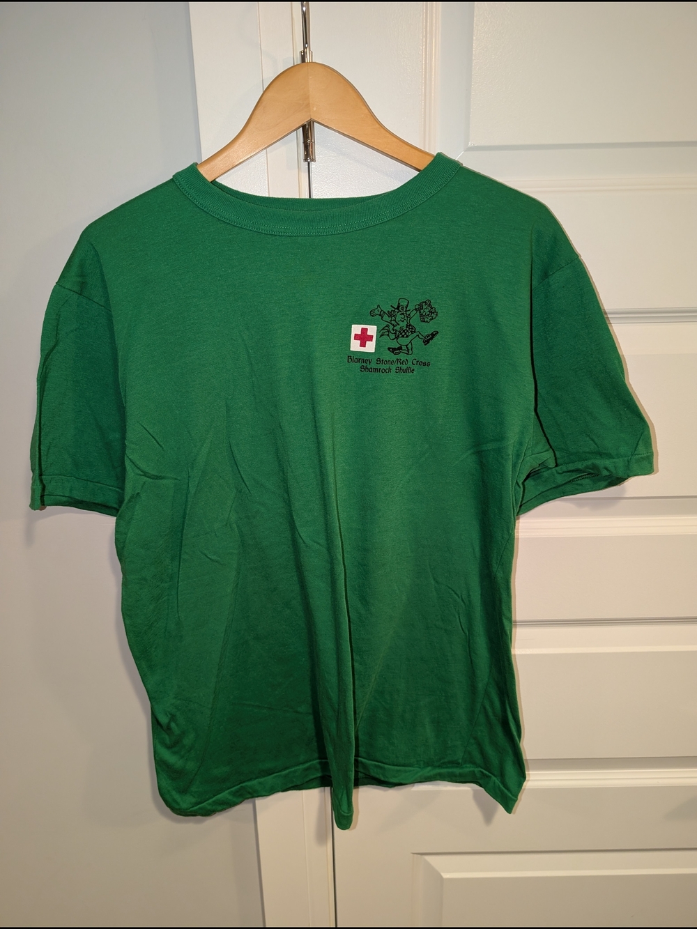 Vintage Irish Shamrock Graphic T-Shirt Blarney Stone Pub Saskatchewan Beer Bar